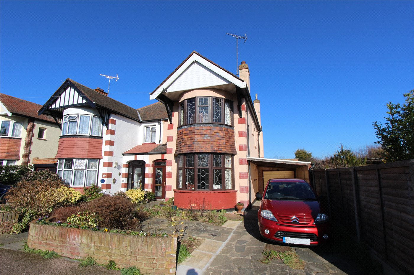 3 bedroom property for sale in Henry Drive, LeighonSea, Essex, SS9