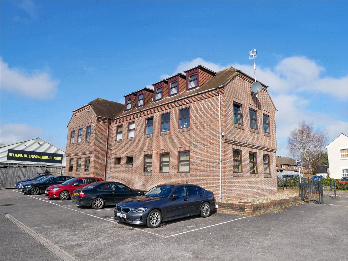 Pelican Lane, Newbury, RG14
