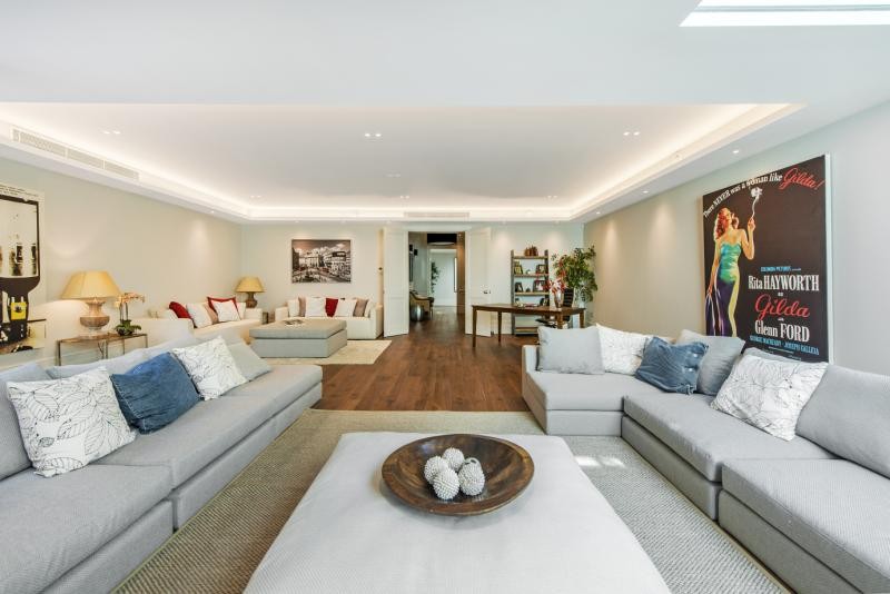 Ferry Road, Barnes, London, SW13