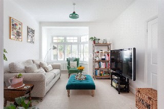 Russell Avenue, London, N22