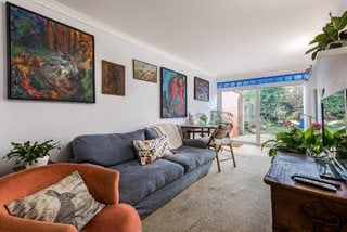 Larkhall Lane, SW4