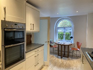 West Street, Farnham, Surrey, GU9