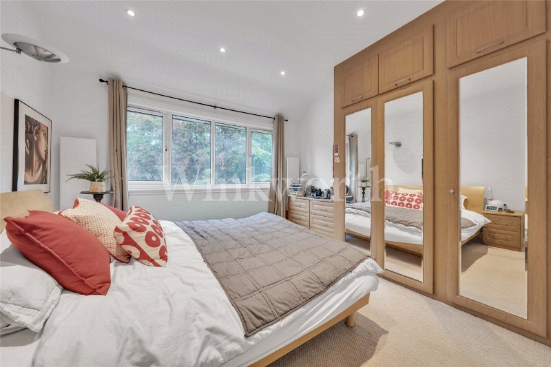 Golders Green Crescent, London, NW11