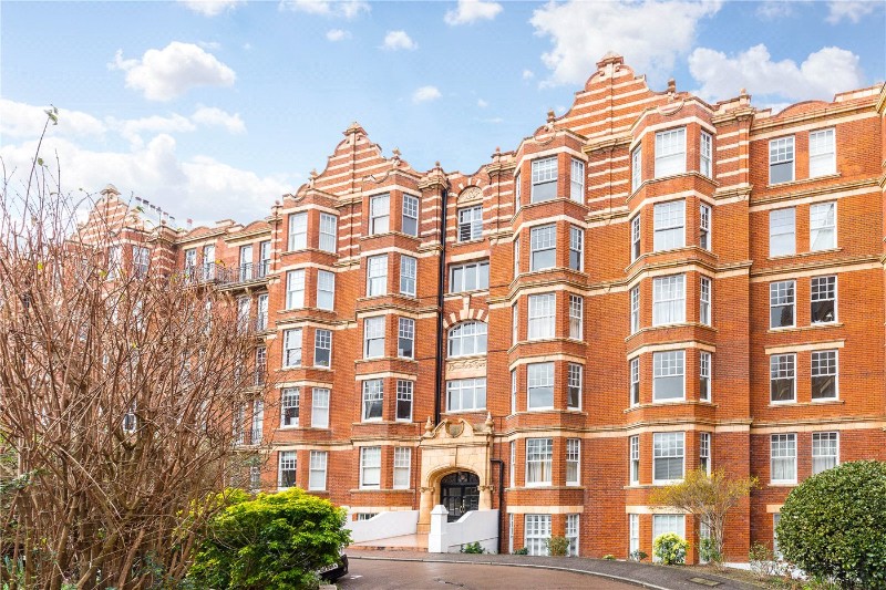 3 bedroom property for sale in Kenilworth Court, Lower Richmond Road
