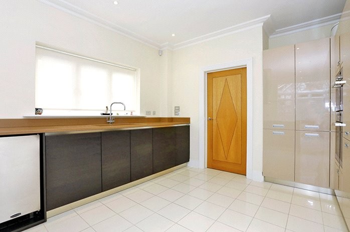 Park Grove, Knotty Green, Beaconsfield, HP9