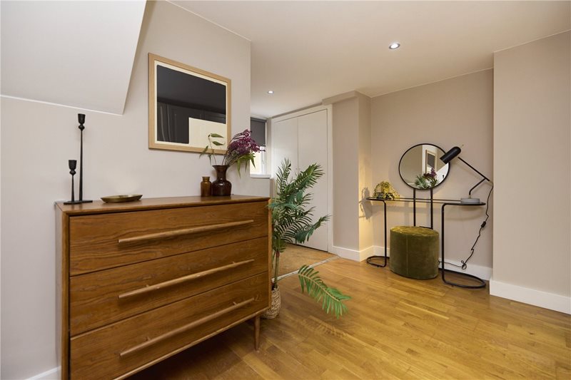 Mildenhall Road, London, E5
