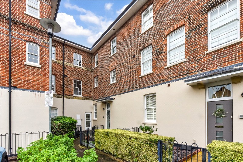 Alison Way, Winchester, Hampshire, SO22