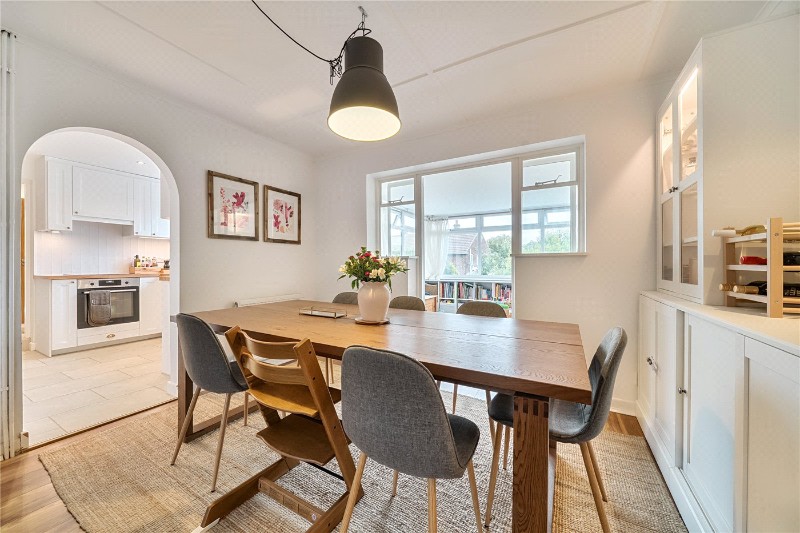 Kingsley Close, Shaw, Newbury, Berkshire, RG14