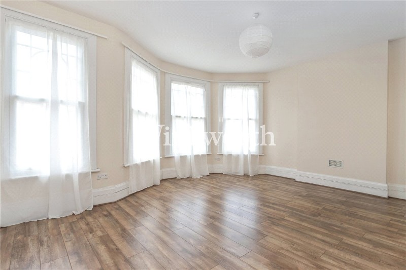 Palmerston Crescent, London, N13