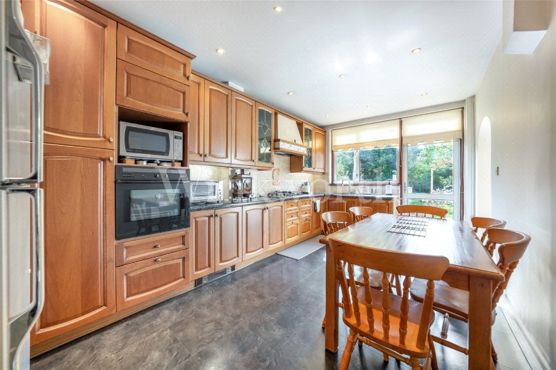 The Vale, London, NW11