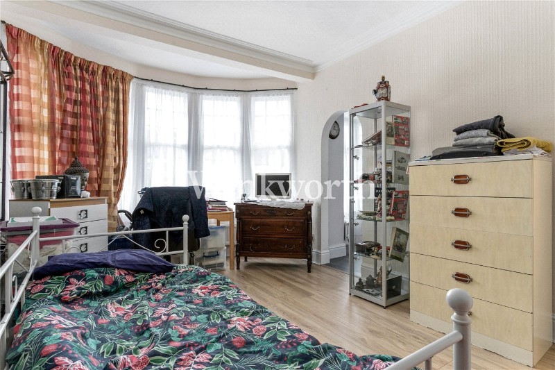 The Crest, London, N13