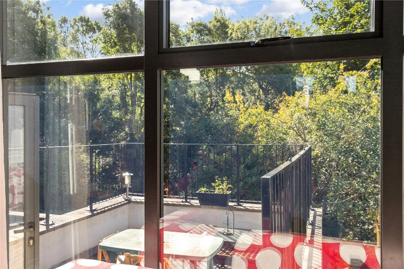 Listria Park, London, N16