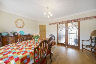 The Vale, London, NW11