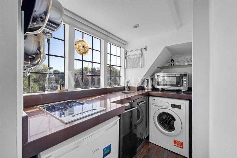 Heath Close, London, NW11