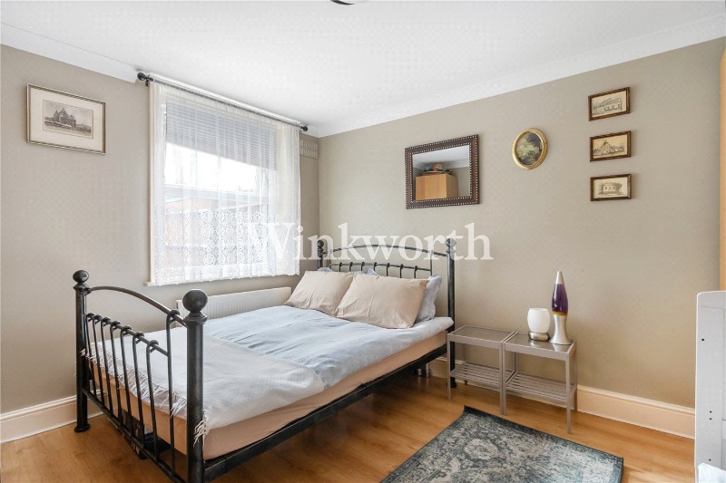 High Road, London, N22