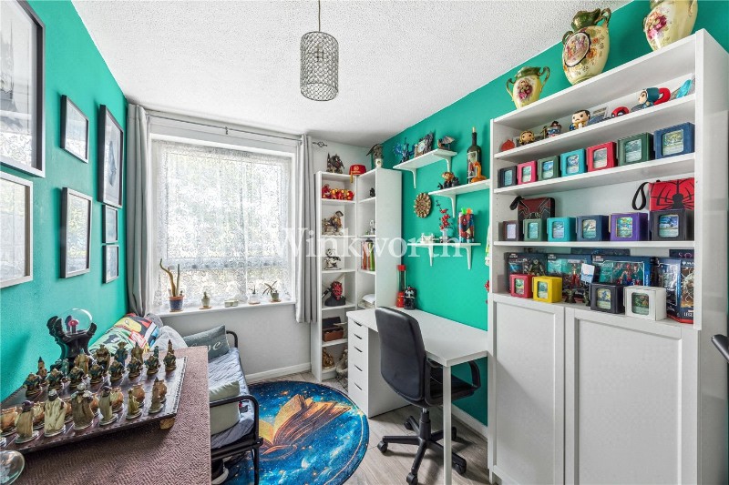 Taylor Close, London, United Kingdom, N17