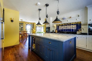 Sheephatch Lane, Tilford, Farnham, Surrey, GU10