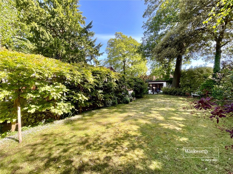 Rothesay Drive, Highcliffe, Christchurch, Dorset, BH23