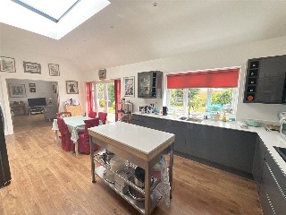 Ridgefield Gardens, Highcliffe, Dorset, BH23