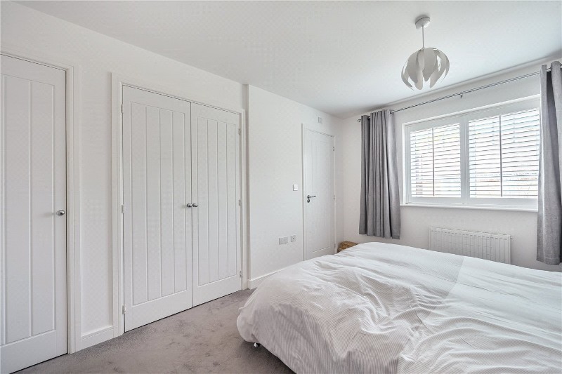 Cascade Way, Farnham, Surrey, GU9