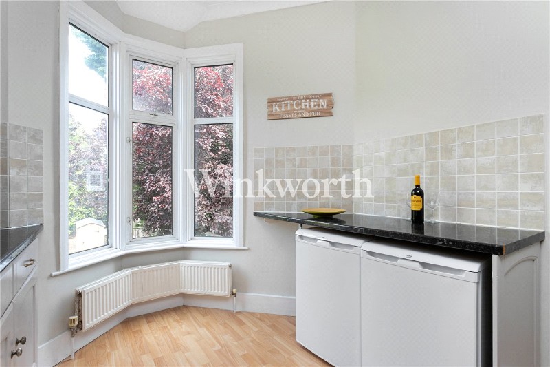 Caversham Avenue, London, N13