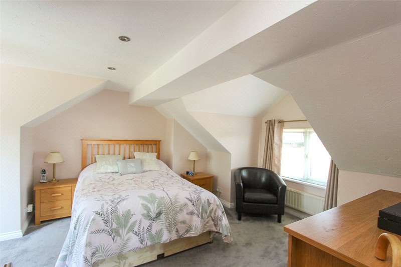 Cotswold Avenue, Rayleigh, Essex, SS6