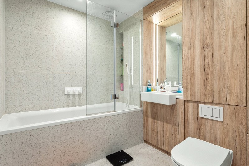 Tapestry Way, London, E1