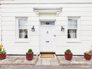 Wayland Close, Bradfield, Reading, Berkshire, RG7