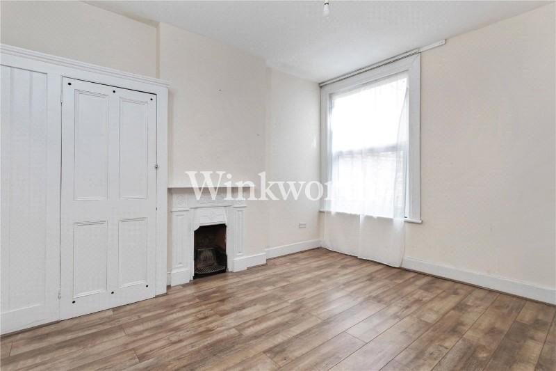 Palmerston Crescent, London, N13