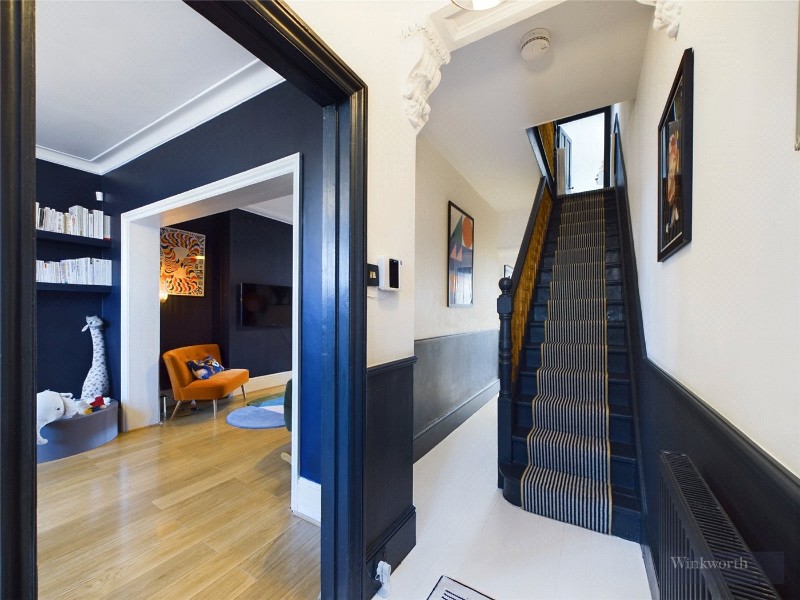 Hook Road, Chessington, KT9