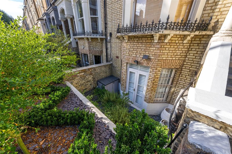 Randolph Avenue, London, W9