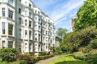 Pinehurst Court, London, W11