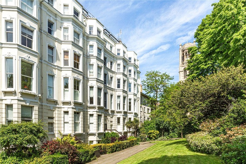 Pinehurst Court, London, W11