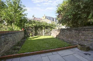 Bloemfontein Avenue, London, W12