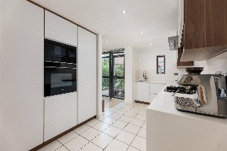 Scott Avenue, London, SW15