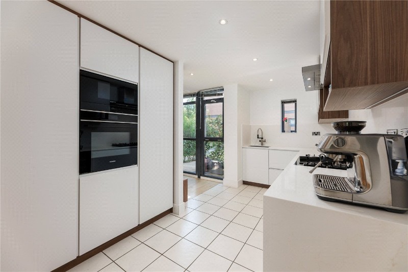 Scott Avenue, London, SW15