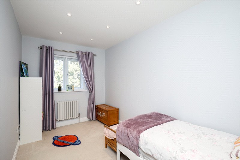 Gunnersbury Avenue, London, W5