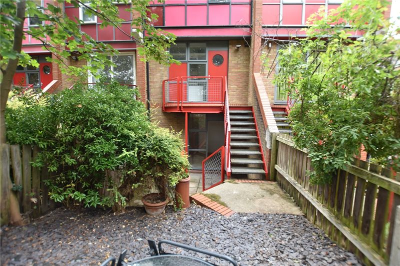 Holyoake Court, Bryan Road, London, SE16