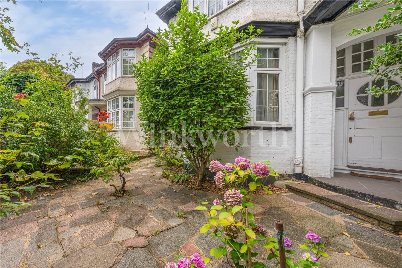 North End Road, London, NW11