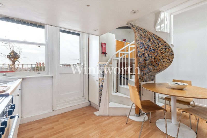 Grand Parade, London, N4