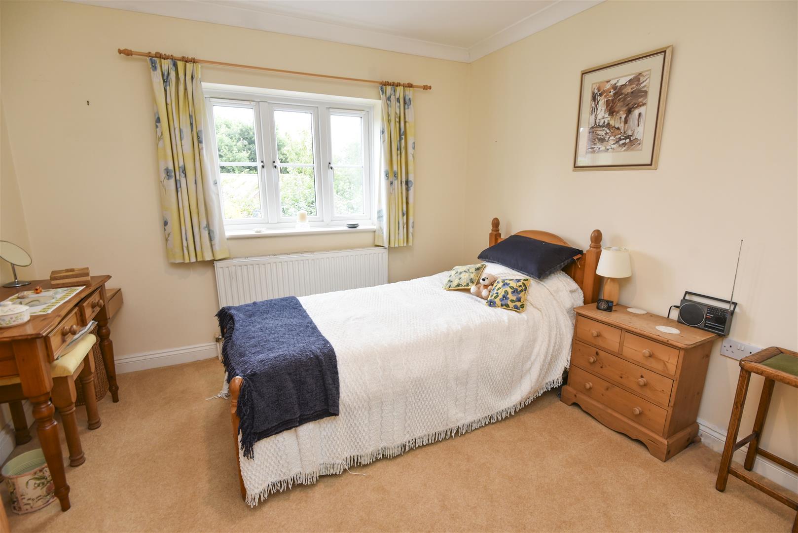 A BEDROOM 2.JPG