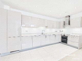 Saxons Court, Peach Street, Wokingham, Berkshire, RG40
