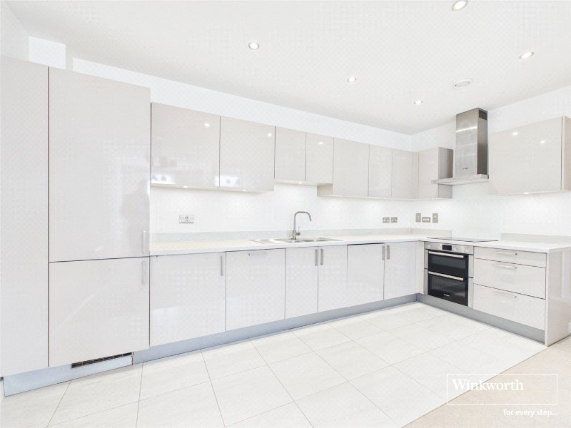 Saxons Court, Peach Street, Wokingham, Berkshire, RG40