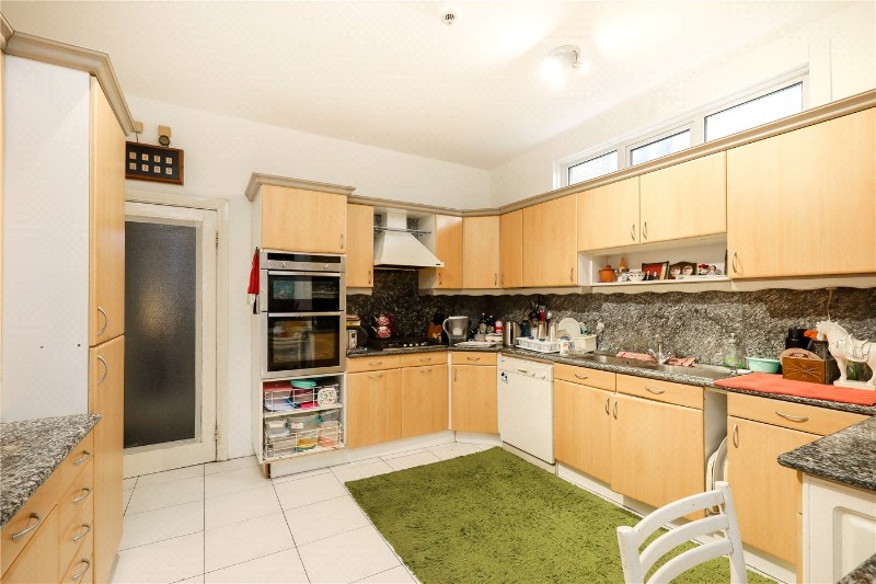 Gunnersbury Avenue, London, W5