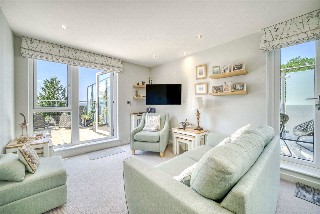 Delhi Close, Lower Parkstone, Poole, Dorset, BH14