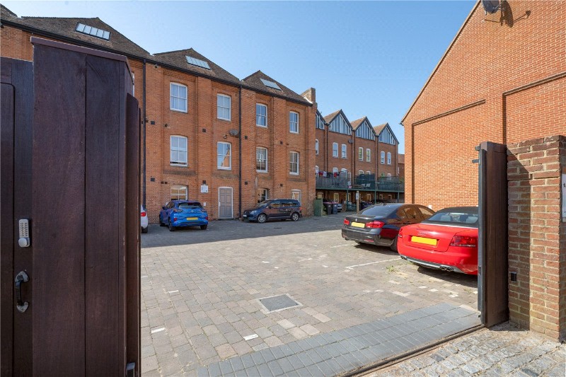 Kirbys Lane, Canterbury, Kent, CT2