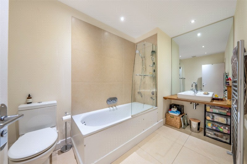 Sutherland Avenue, London, W9