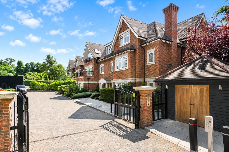 Coombehurst Close, Hadley Wood, EN4