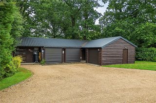 Hale House Lane, Churt, Farnham, Surrey, GU10