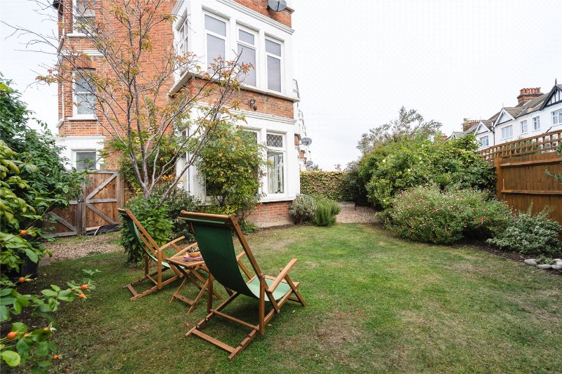 Salford Road, London, SW2